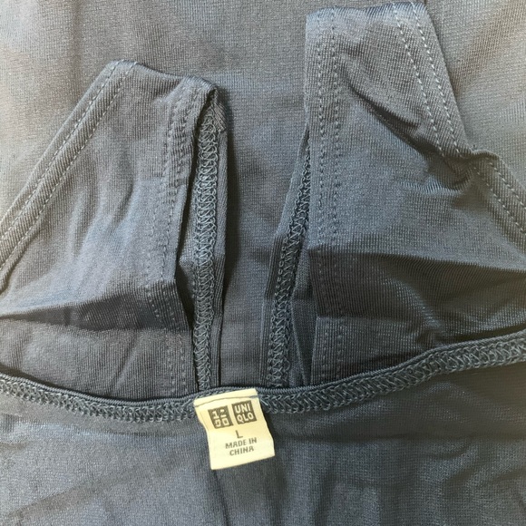 Uniqlo Soft tank top - Picture 3 of 5